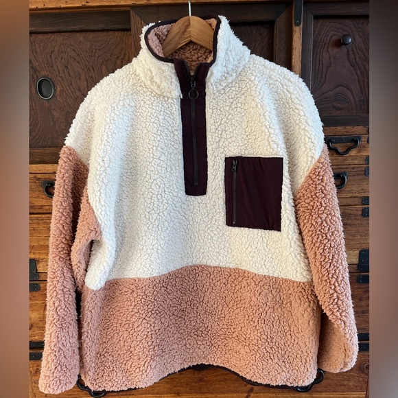 Lou & Grey Color-Block Sherpa Pullover Size: L - Picture 1 of 8